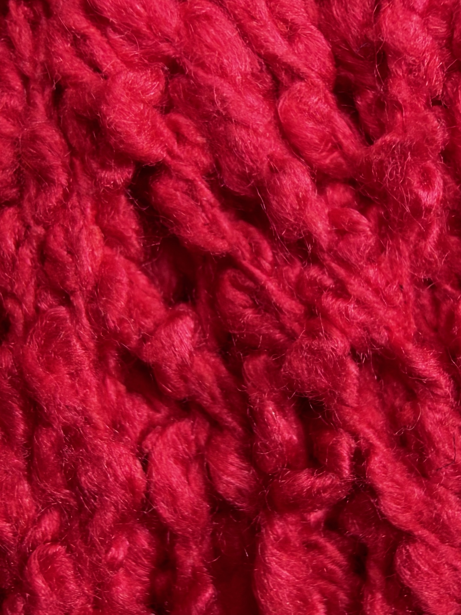 Art. Bouclé Silk – Bouclé-Garn aus 100 % Seide col. Intensives kühles Rot 220 m / 100 g foto 3